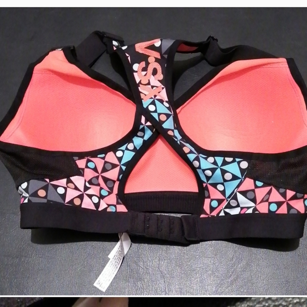 Victoria Secrets bra - Picture 2 of 2